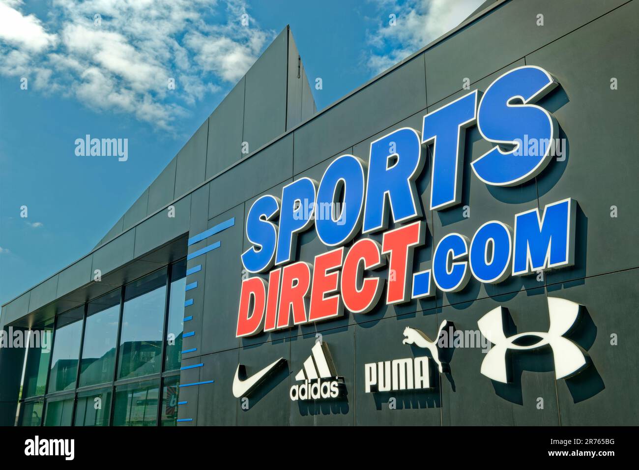 Sports Direct.com punto vendita a Northwich, Cheshire, Inghilterra. Foto Stock