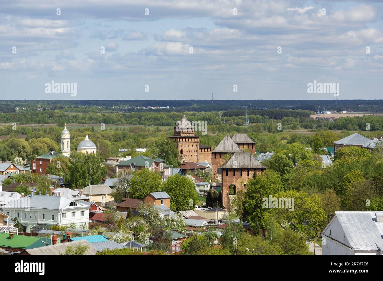 Kolomna, regione di Mosca, Russia. 10 maggio 2023: Vista panoramica aerea delle strade e dei luoghi di interesse della città. Foto Stock