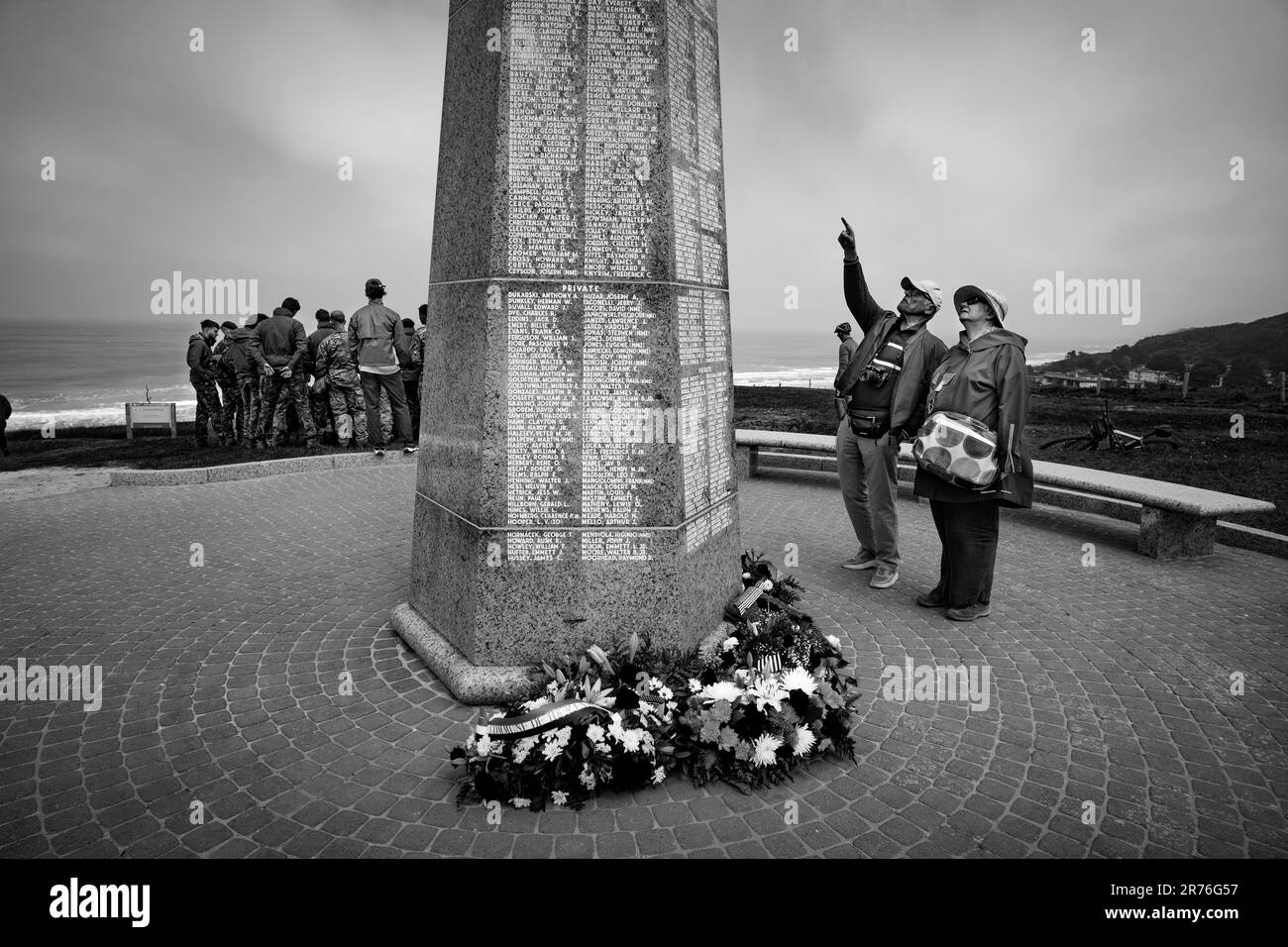 Omaha Beach Normandia Francia 2023 giugno Combat Engineers Memorial sopra Omaha Beach. Omaha Beach è stato uno dei cinque settori di sbarco delle spiagge designati per il Th Foto Stock