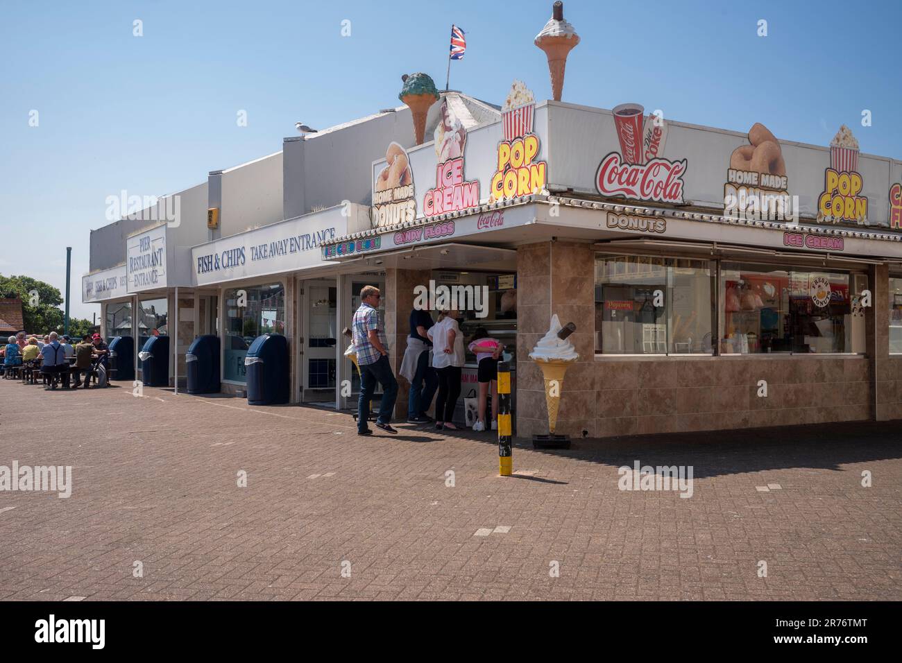 Southport, Merseyside, in una giornata calda e soleggiata. Foto Stock