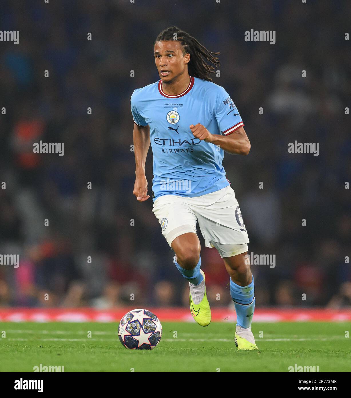 Istanbul, Turchia. 10th giugno, 2023. 10 giu 2023 - Manchester City / Inter Milan - UEFA Champions League - finale - Stadio Olimpico Ataturk Nathan Ake di Manchester City durante la finale di Champions League a Istanbul. Picture Credit: Notizie dal vivo su Mark Pain/Alamy Foto Stock