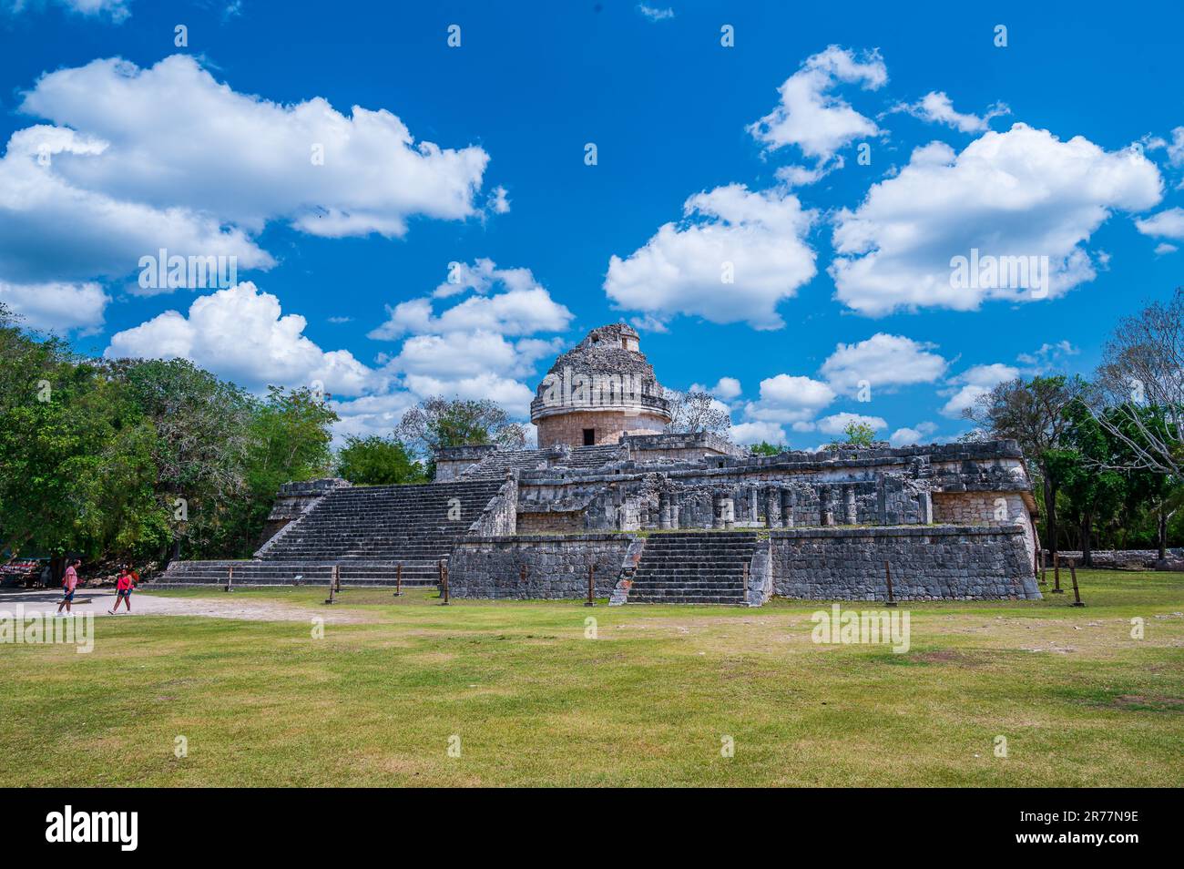 Tempio Maya chiamato El Caracol nel sito mondiale dell'UNESCO di Chichen Itza in Messico Foto Stock