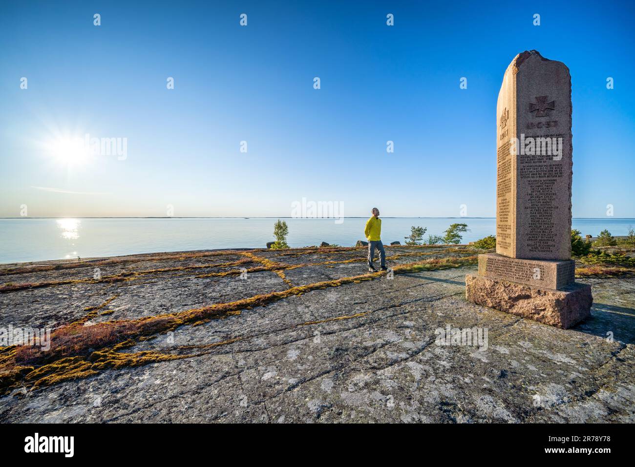 Una pietra commemorativa sottomarina sull'isola di Hamnskär, Loviisa, Finlandia Foto Stock