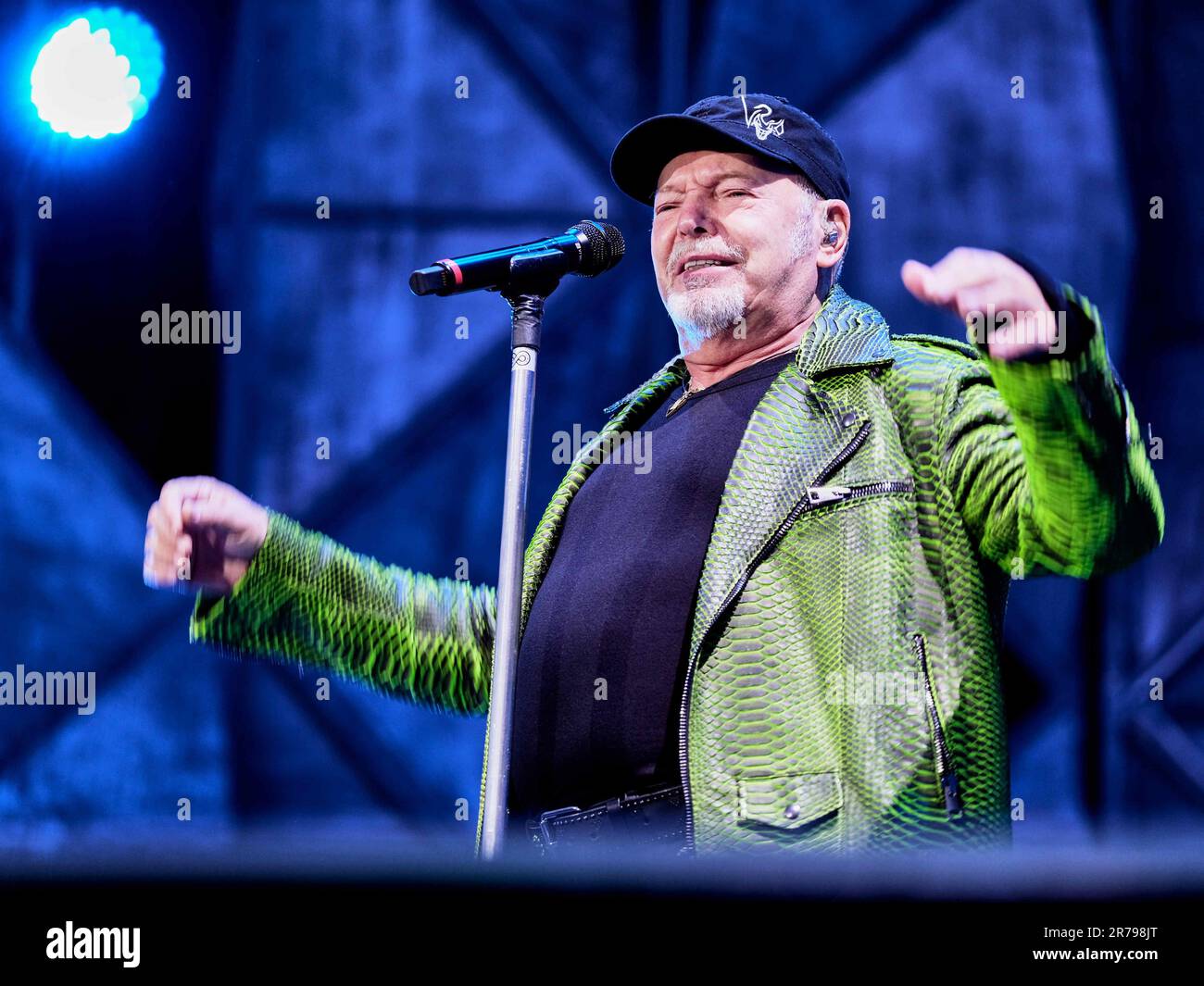 Stadio Dall'Ara, Bologna, Italia, 12 giugno 2023, Vasco Rossi durante Vasco Rossi - Vasco Live 2023 - Concerto musicale Foto Stock