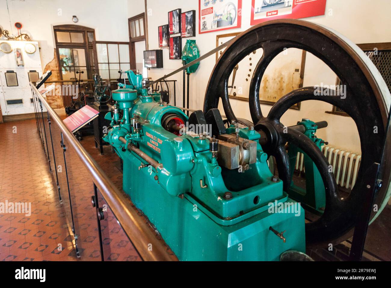 All'interno della sala macchine presso i terreni del castello di Warwick nel Warwickshire, Inghilterra, Regno Unito Foto Stock