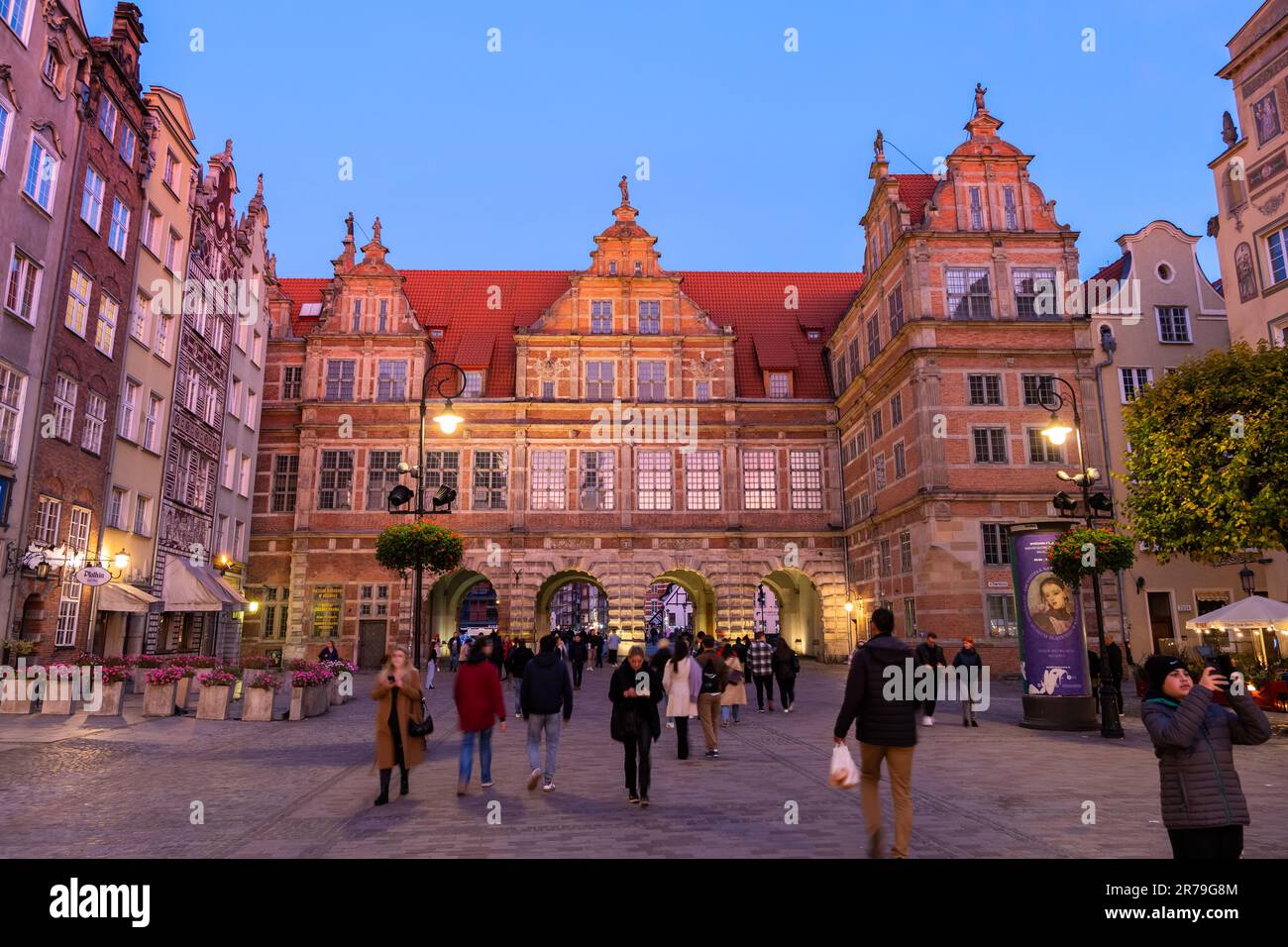Danzica, Polonia, porta Verde (Zielona Brama) al tramonto, punto di riferimento della città, architettura del manierismo fiammingo olandese dal 1564 al 1568. Foto Stock