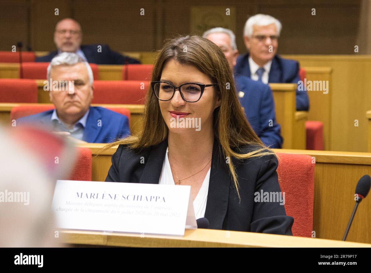 Segretario di Stato francese per l'Economia e le Associazioni sociali Marlene Schiappa durante un'audizione di una commissione del Senato francese del Segretario di Stato francese per l'Economia e le Associazioni sociali Marlene Schiappa, sospettata di favoritismo nell'assegnazione della campagna antiestremista del 'Fondo Marianne', a Parigi, in Francia, il 14 giugno 2023. Gli investigatori francesi il 13 giugno 2023 hanno perquisito le case di un giornalista e di un ex alto funzionario per accuse di appropriazione indebita da un fondo istituito in memoria di un insegnante decapitato da un radicale islamico. La controversia sta gettando un'ombra su Marlene Schiap Foto Stock