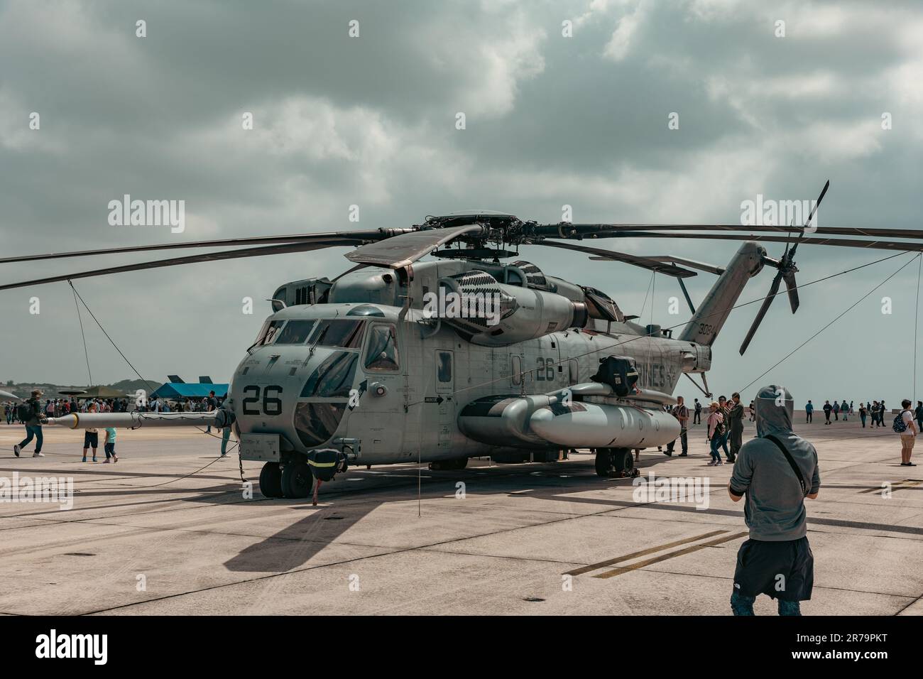 Un aereo militare alla base aerea di Kadena a Okinawa, Giappone. Foto Stock