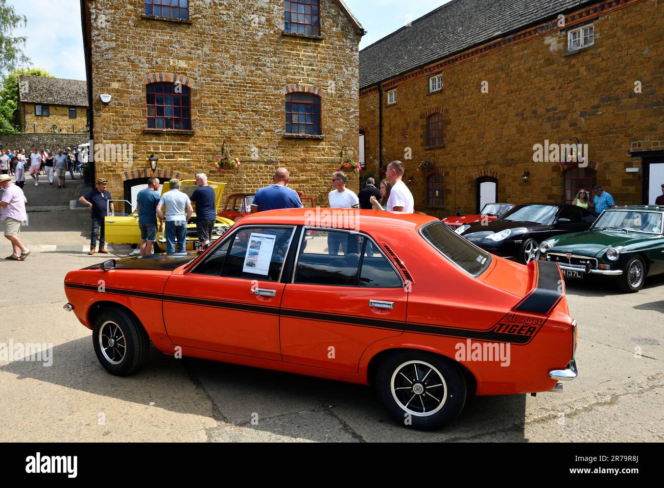Hillman Avenger Tiger su Static Display al meeting Hook Norton Brewery Classic Car il 11 giugno 2023. Foto Stock