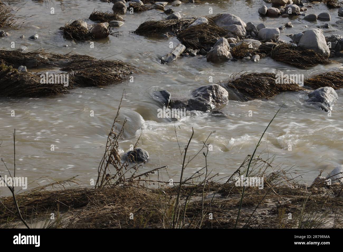 Fiume Almanzora galleggiante, lunga esposizione, velocità del diaframma Foto Stock