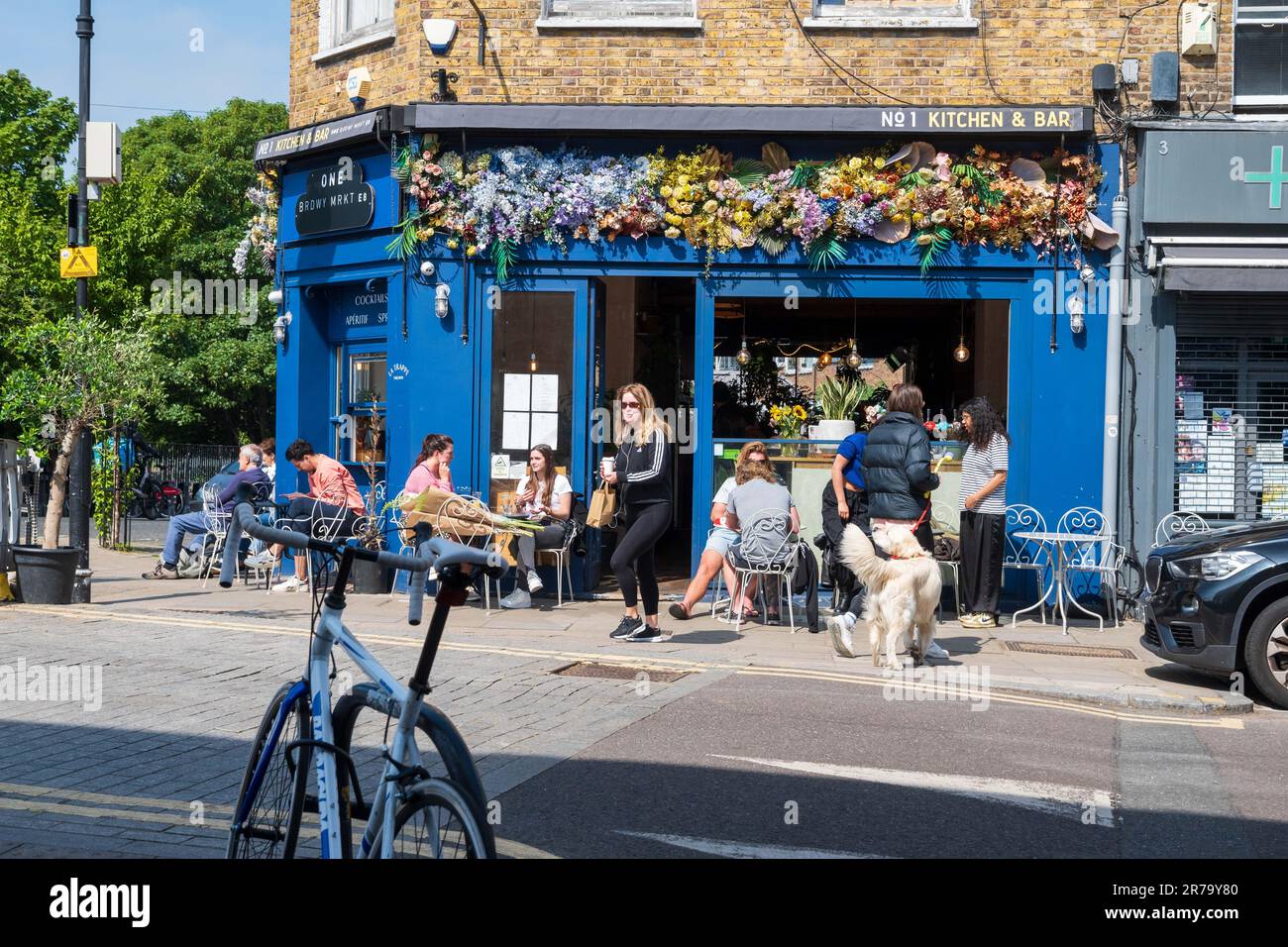 Broadway Market a East London in una giornata di sole. Foto Stock