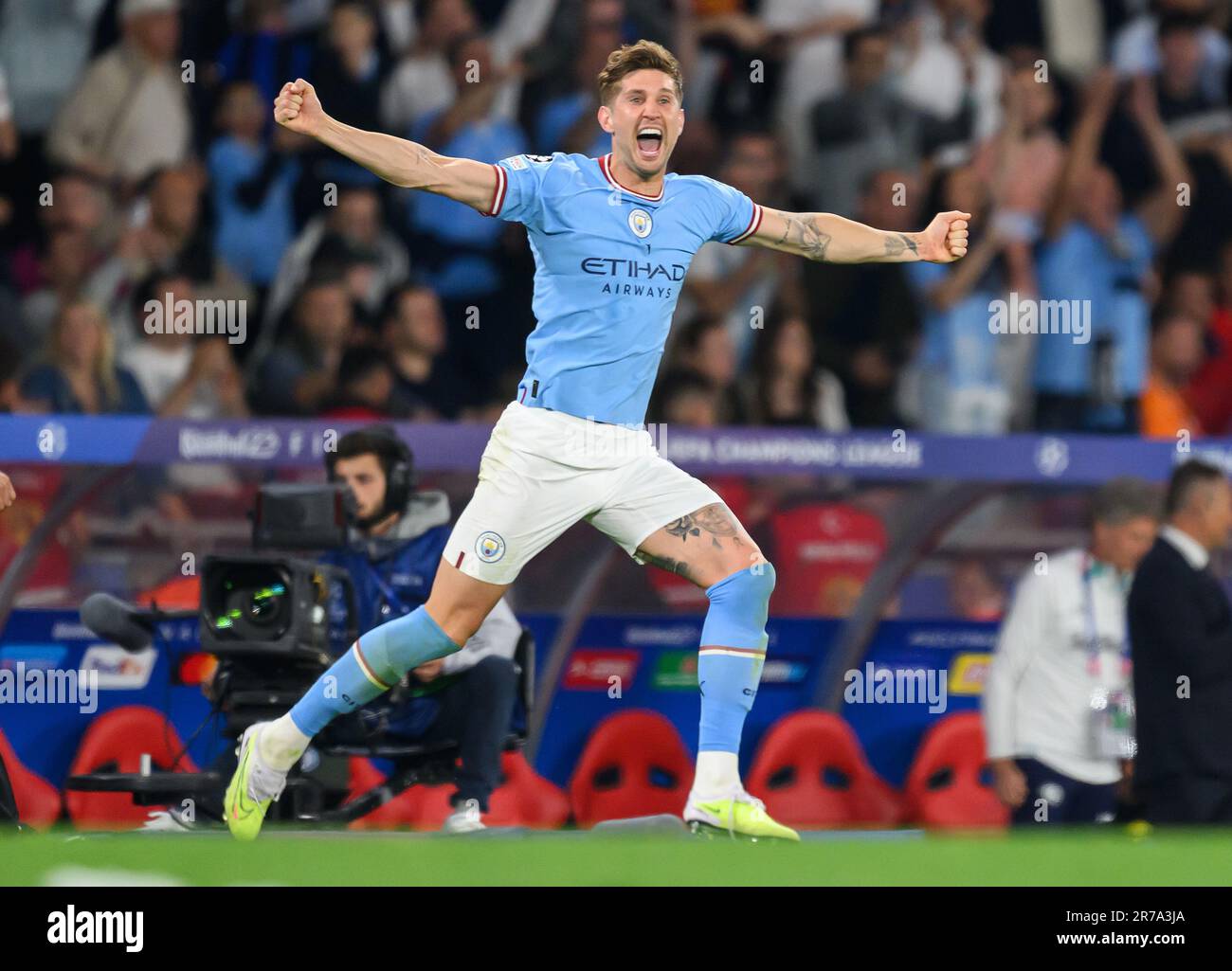 10 giu 2023 - Manchester City / Inter Milan - UEFA Champions League - Final - Ataturk Olympic Stadium John Stones festeggia al fischio finale mentre Manchester City vince la Champions League Final a Istanbul. Foto : Mark Pain / Alamy Live News Foto Stock