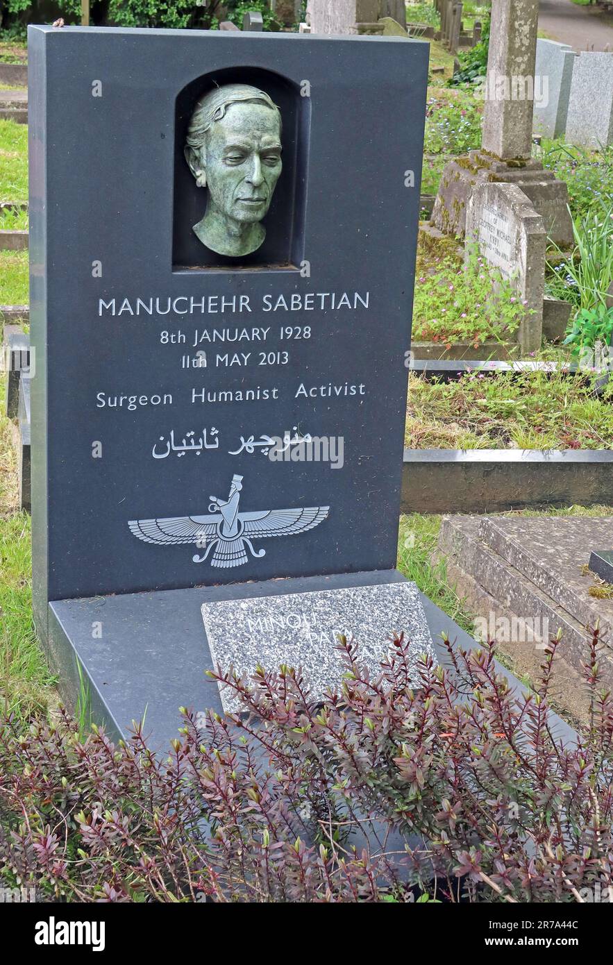 Tomba di Manuchehr Sabetian, chirurgo iraniano consulente, sepolto nel cimitero di Highgate, Londra, Swain's Lane, N6 6PJ Foto Stock