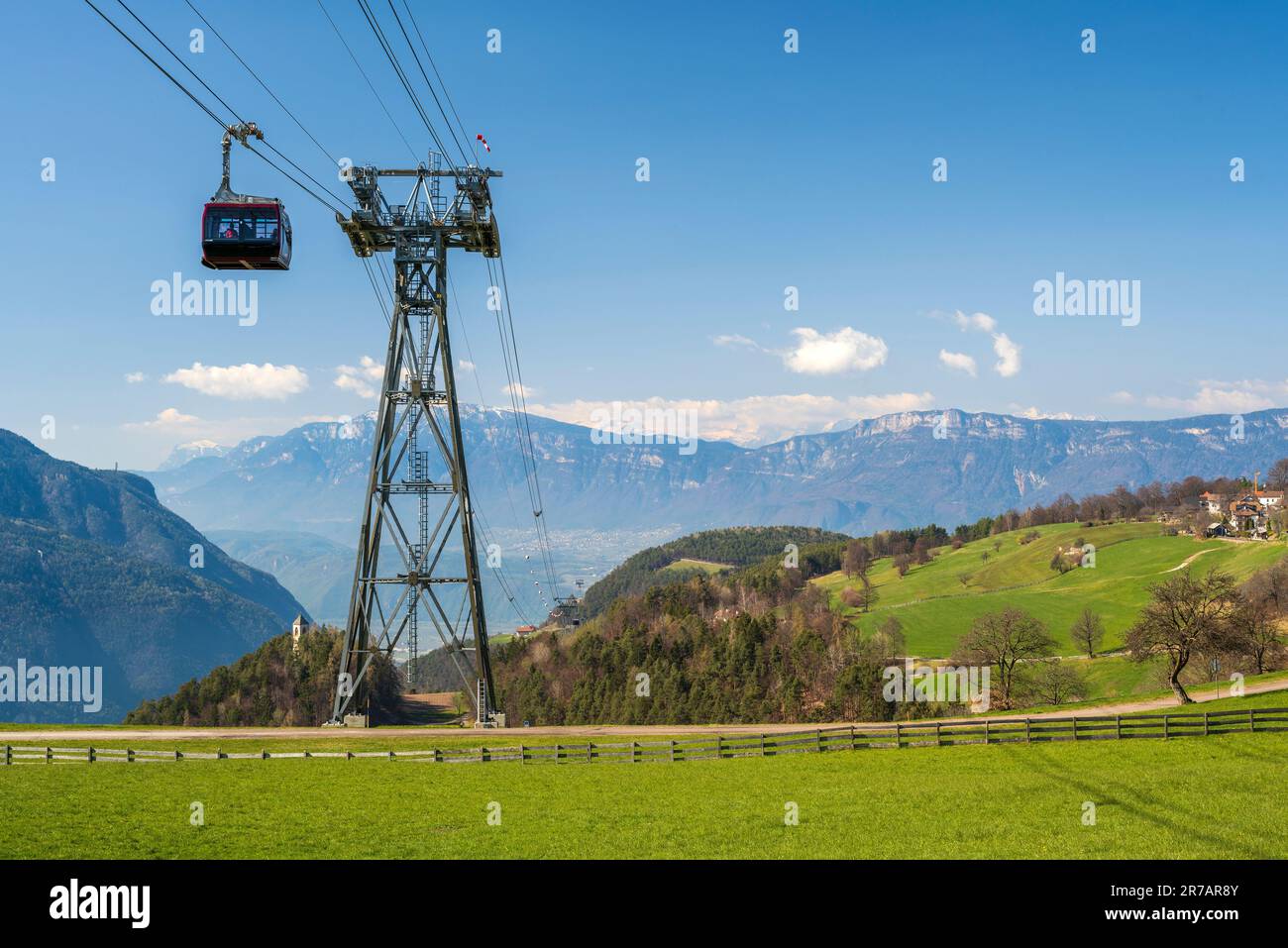 Tram aereo, altopiano Renon-Renon, Trentino-Alto Adige/Sudtirol, Italia Foto Stock