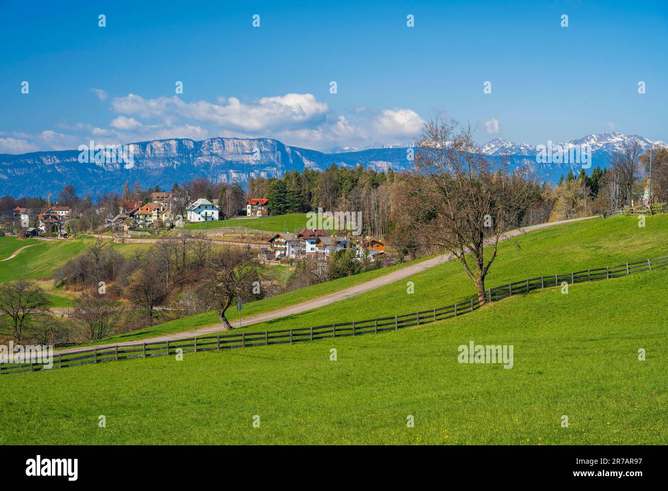 Vista panoramica sull'altopiano di Renon-Renon, Trentino-Alto Adige/Sudtirol, Italia Foto Stock
