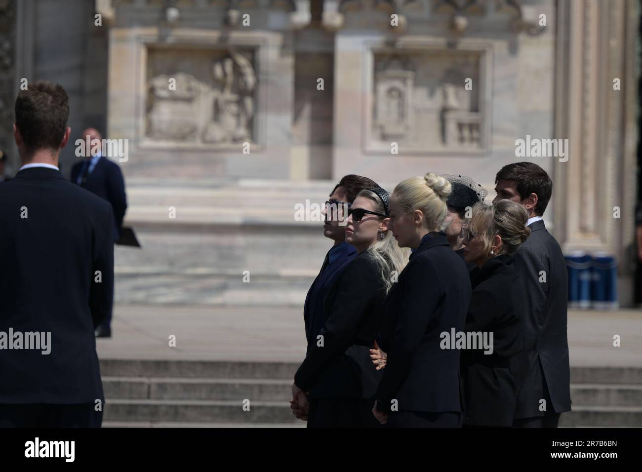 Milano, Italia. 14th giugno, 2023. La famiglia di Berlusconi, Marina Berlusconi, Pier Silvio Berlusconi, Barbara Berlusconi, Eleonora Berlusconi, Luigi B erlusconi, fidanzata di Marta Fascina, partecipa ai funerali di Stato per l'ex primo Ministro italiano Silvio Berlusconi al Duomo il 14 giugno 2023 a Milano. Credit: Tiziano Ballabio Credit: Live Media Publishing Group/Alamy Live News Foto Stock