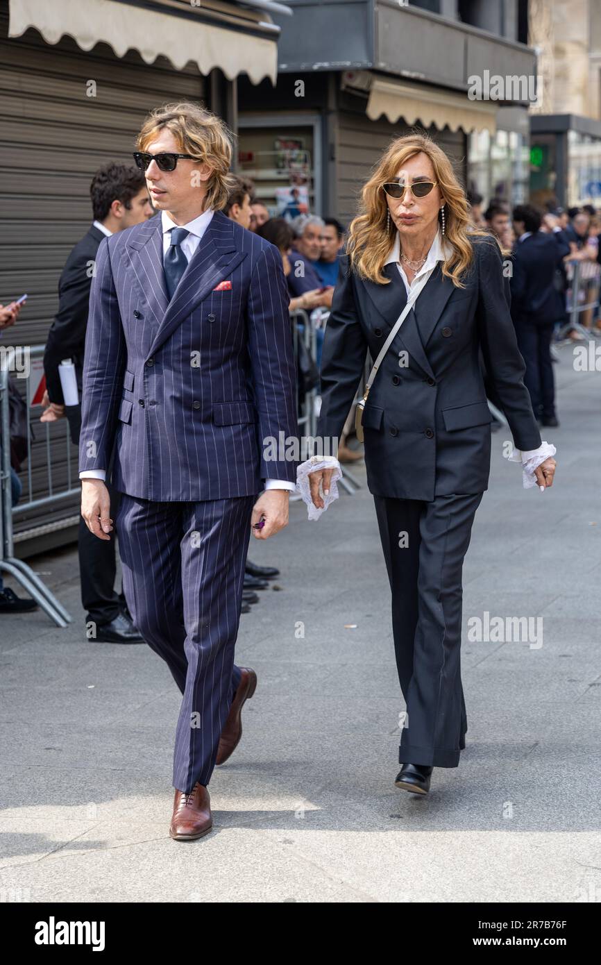 Milano, Italia - giugno 14 2023 - funerali di stato per l'ex primo Ministro italiano Silvio Berlusconi al Duomo Cattedrale di Milano - Leonardo Bongiorno e sua madre Daniela Zuccoli Credit: Kines Milano/Alamy Live News Foto Stock