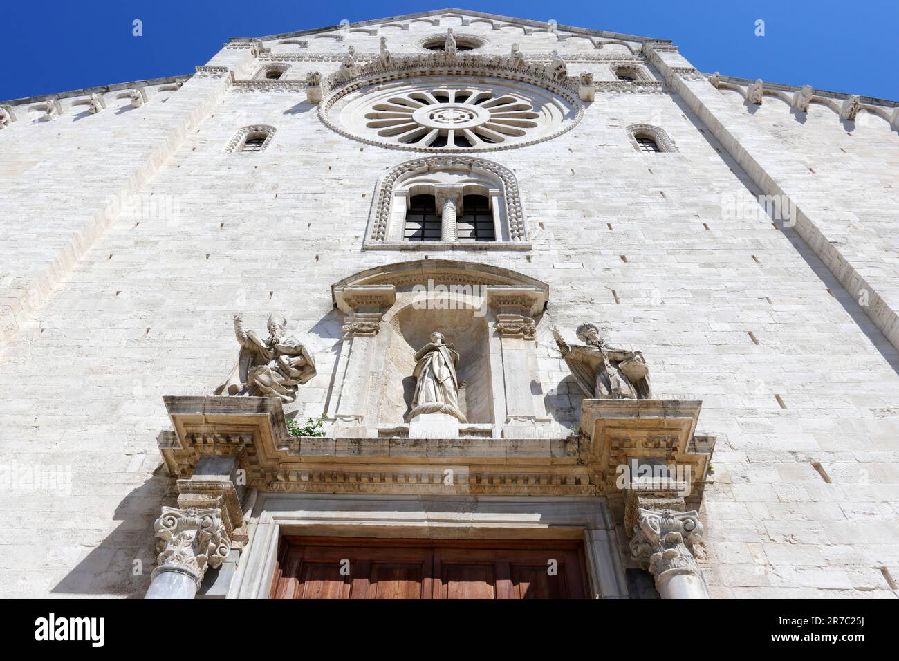 Vista e dettagli della Basilica Cattedrale metropolitana di Bari Foto Stock