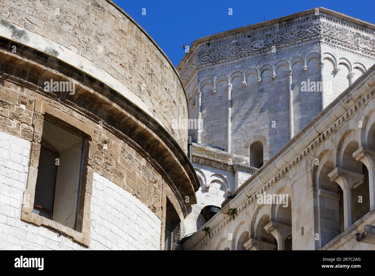 Vista e dettagli della Basilica Cattedrale metropolitana di Bari Foto Stock