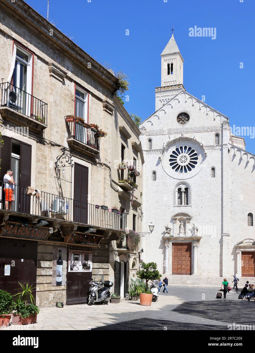 Vista e dettagli della Basilica Cattedrale metropolitana di Bari Foto Stock