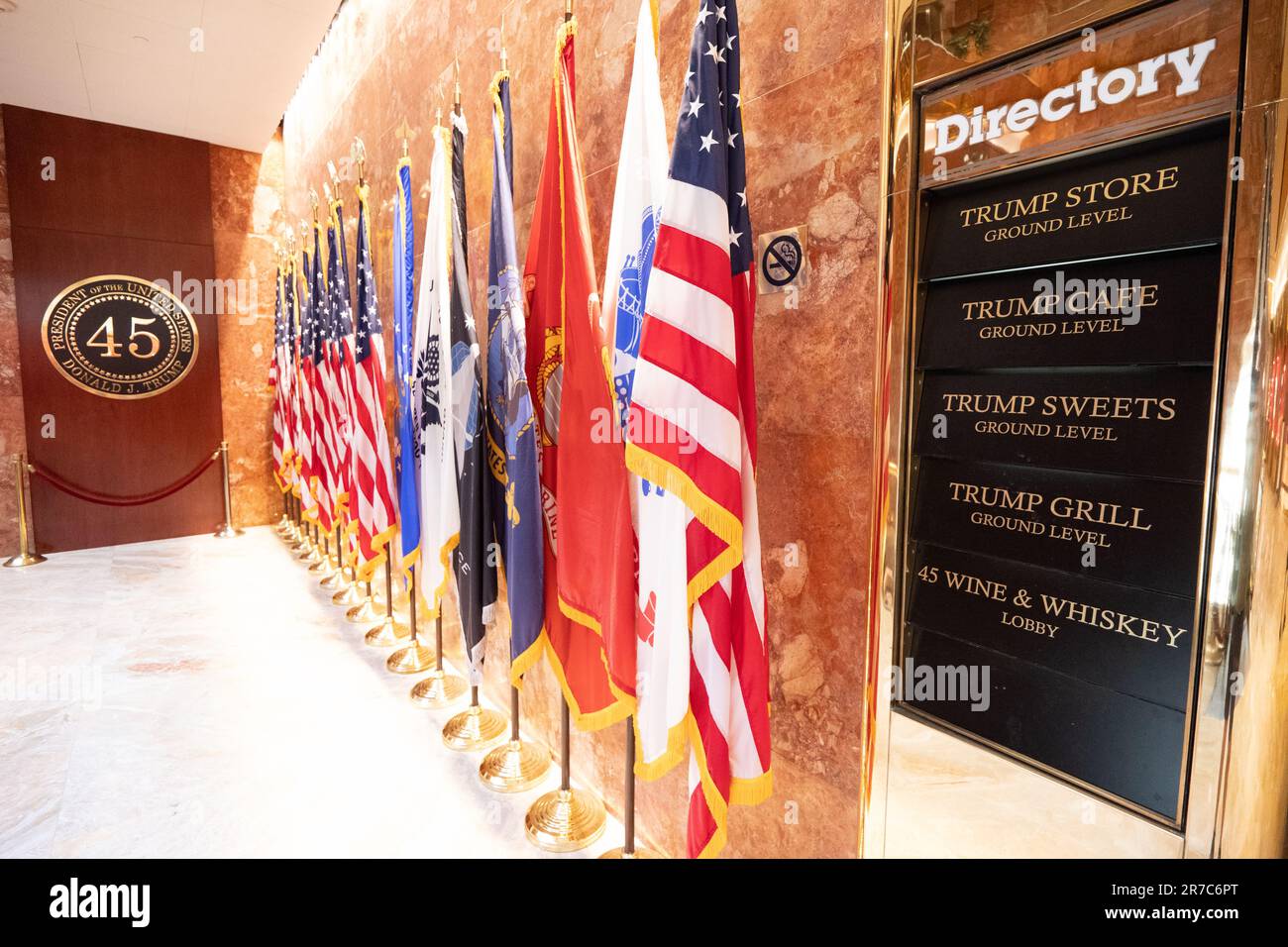 New York, Stati Uniti, 14/06/2023, interno della Trump Tower, New York, Stati Uniti il giorno dopo che l'ex presidente dichiara di non essere colpevole nel 'caso dei documenti'. Immagine garyroberts/worldwidefeatures.com Foto Stock