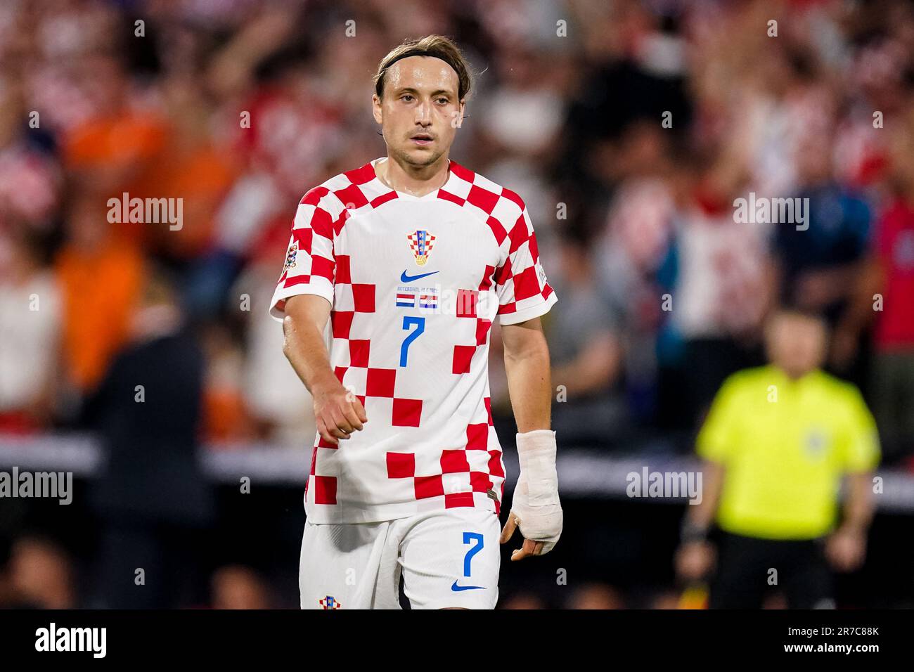 Rotterdam, Paesi Bassi. 14th giugno, 2023. ROTTERDAM, PAESI BASSI - GIUGNO 14: Lovro Majer di Croazia guarda durante la partita Semifinale della UEFA Nations League 2022/23 tra Paesi Bassi e Croazia al De Kuip il 14 Giugno 2023 a Rotterdam, Paesi Bassi (Foto di Joris Verwijst/BSR Agency) Credit: BSR Agency/Alamy Live News Foto Stock