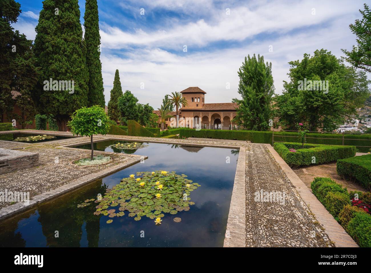 Palazzo e giardini del Partal nella zona di El Partal dell'Alhambra - Granada, Andalusia, Spagna Foto Stock