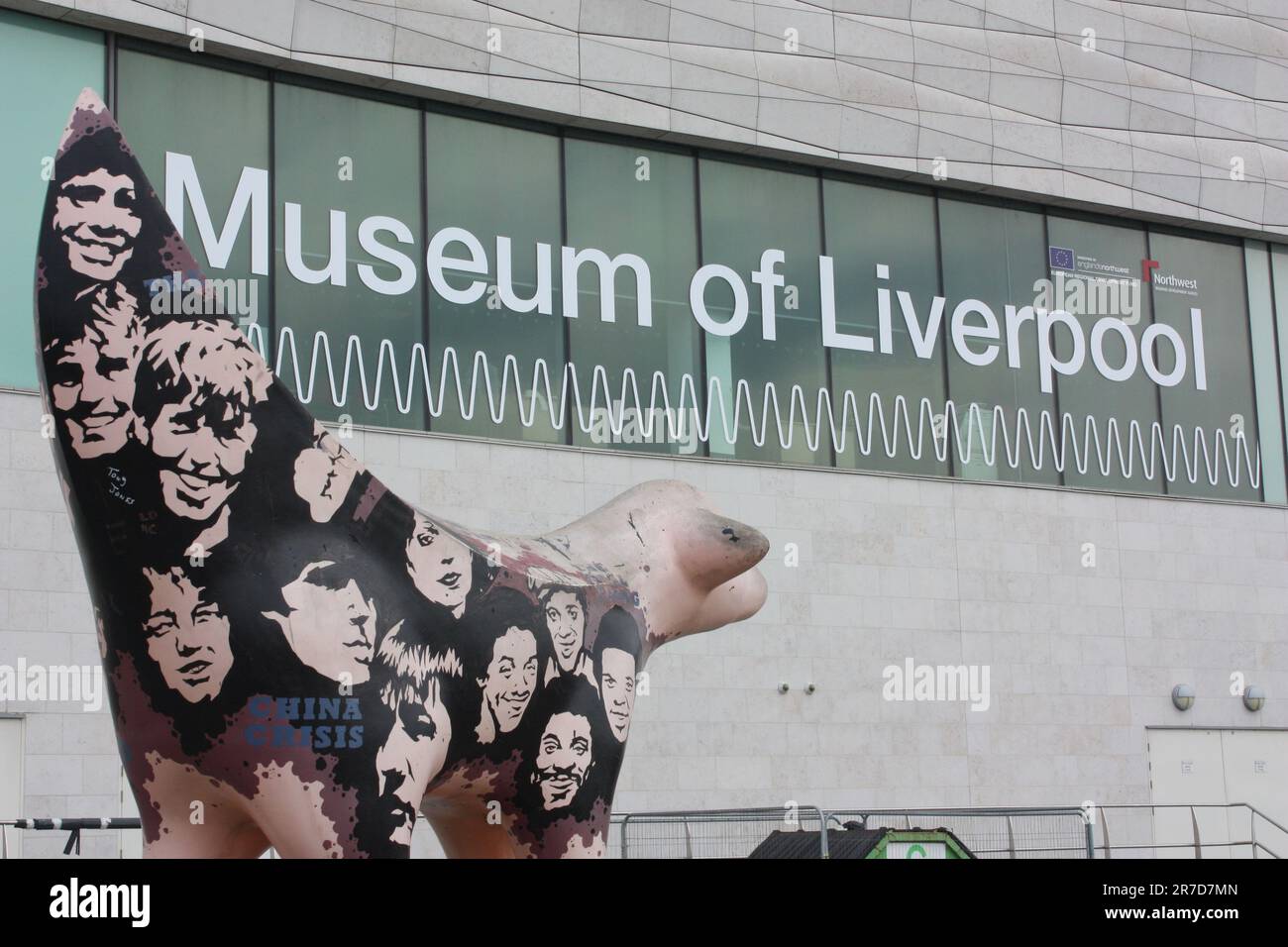 La crisi cinese superlambanana fuori dal Museo di Liverpool Foto Stock