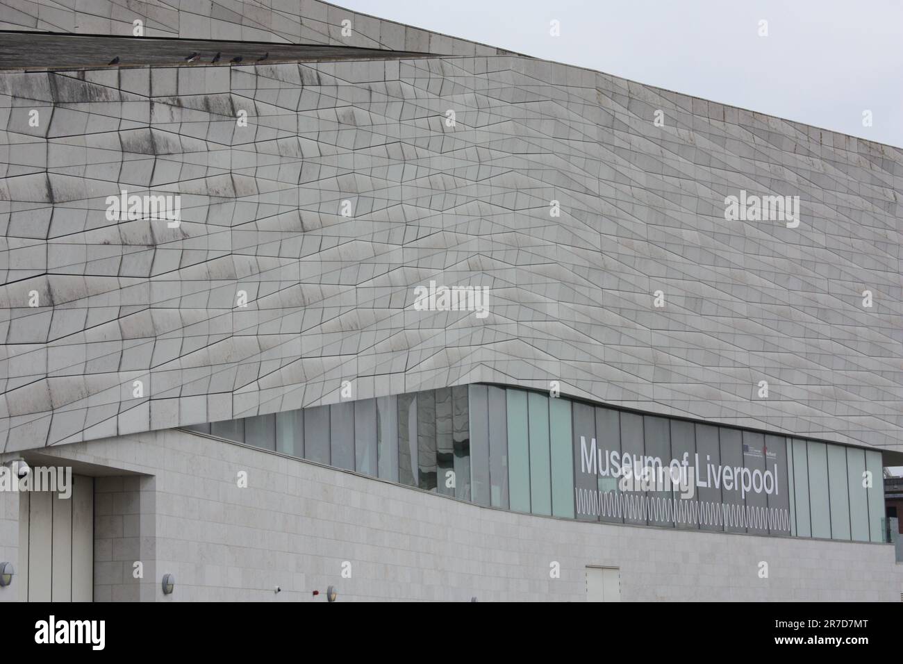 Il Museo di Liverpool sul fiume Mersey Foto Stock