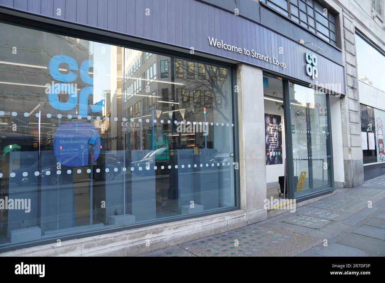 Foto del file datata 14/01/22 di una vista di un negozio Co-Op, come la ricerca da parte dell'azienda suggerisce che quasi un adulto su cinque crede di aver perso un lavoro a causa del loro background, accento o stato sociale. Foto Stock