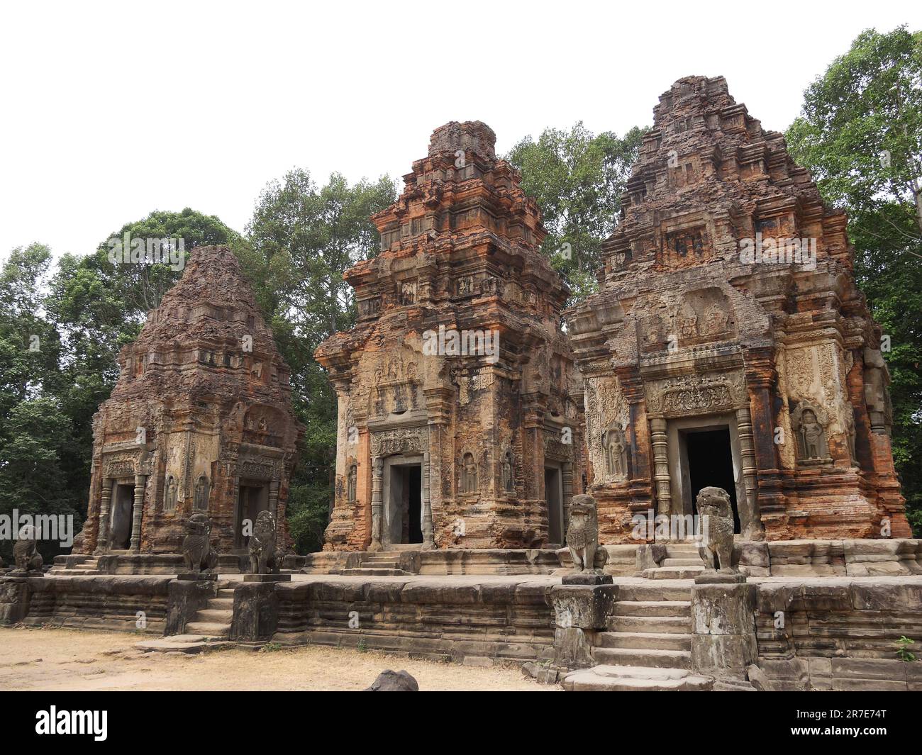 Tempio di Preah Ko sul sito di Roluos, provincia di Siem Reap, complesso del tempio di Angkor, patrimonio mondiale dell'UNESCO nel 1192, costruito nel 880, Cambogia Foto Stock