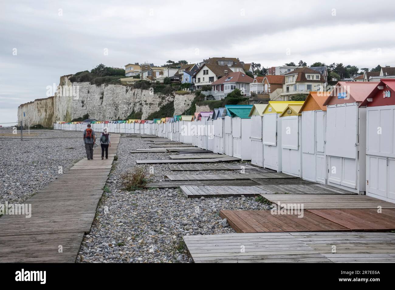 Criel-sur-Mer (Normandia, Francia settentrionale): Capanne sulla spiaggia sulla sabbia Foto Stock