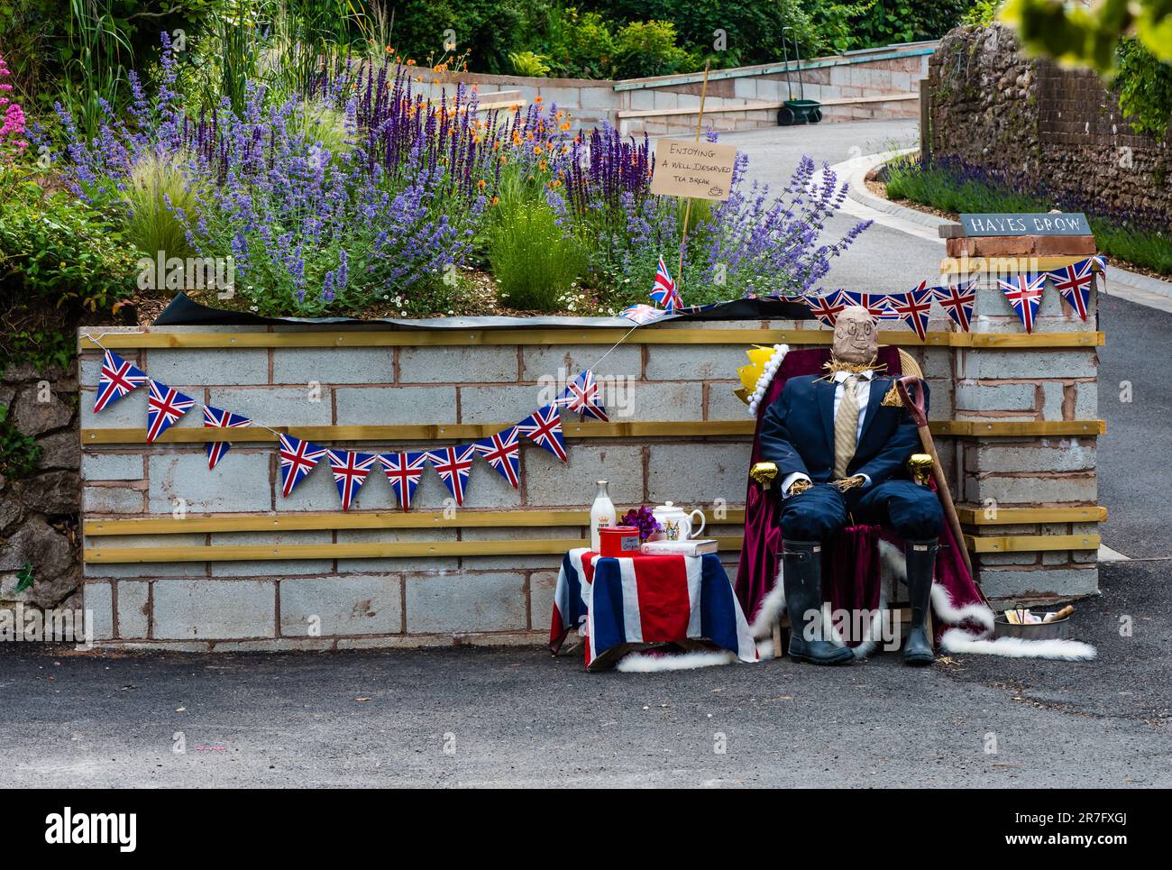 East Budleigh Village Scarecrow Festival in aiuto di tutti i Santi Chiesa. Foto Stock