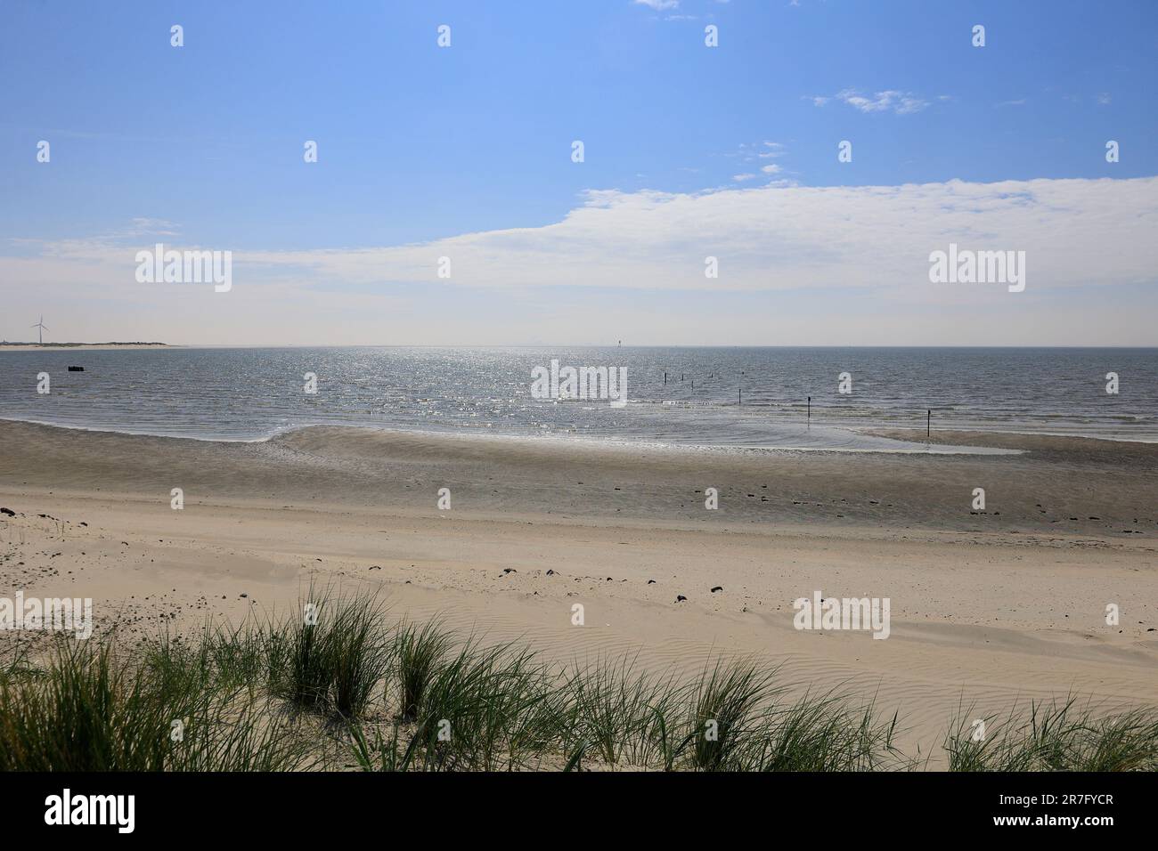 Vista sulla spiaggia di Borkum fino al Mare del Nord Foto Stock