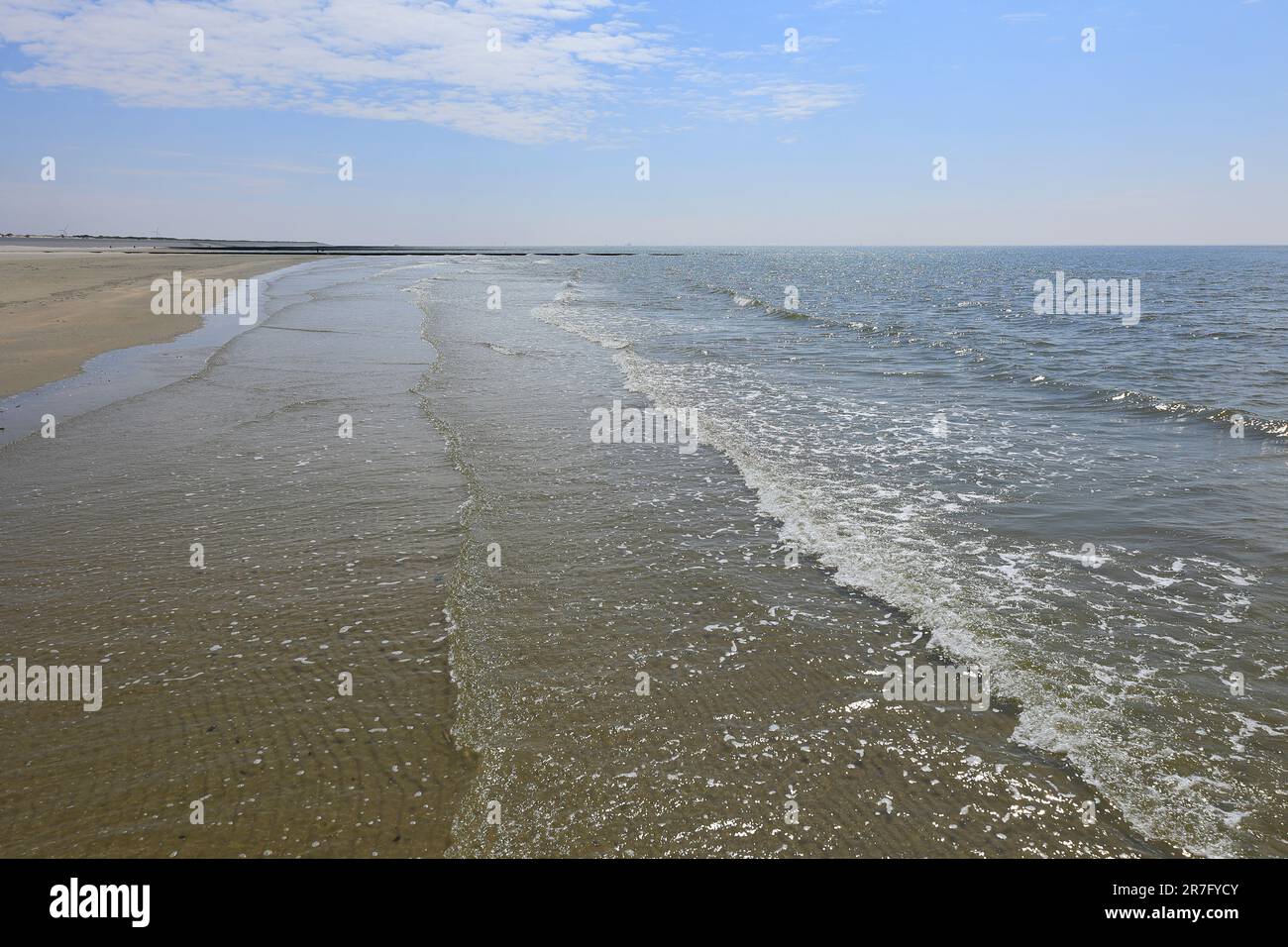 Vista sulla spiaggia di Borkum fino al Mare del Nord Foto Stock