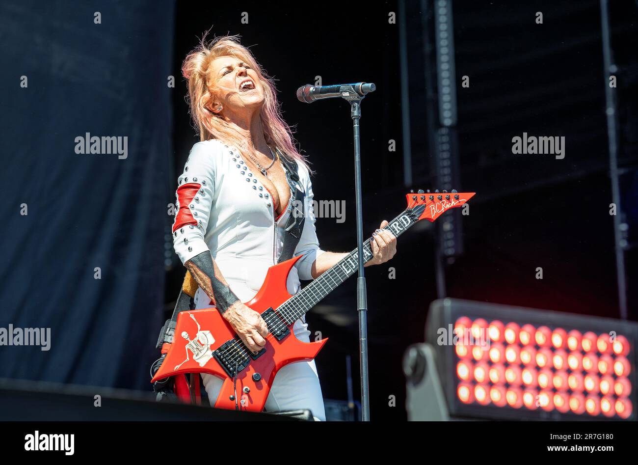 Solvesborg, Svezia. 08th, giugno 2023. La cantante e chitarrista americana Lita Ford si esibisce in un concerto dal vivo durante il festival di musica svedese Sweden Rock Festival 2023 a Solvesborg. (Photo credit: Gonzales Photo - Terje Dokken). Foto Stock