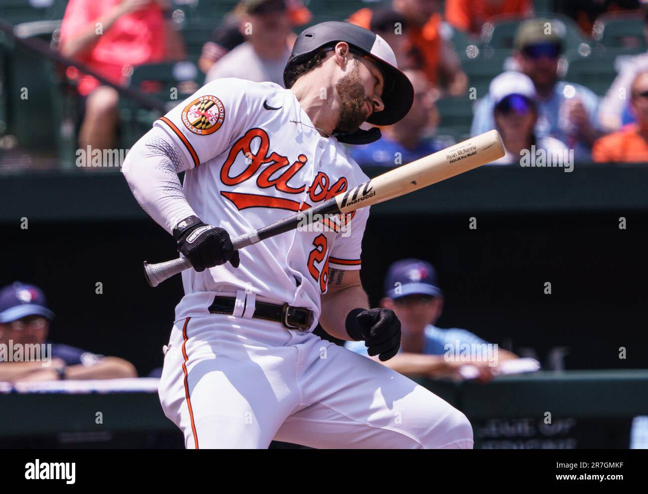 Baltimora, Stati Uniti. 15th giugno, 2023. BALTIMORA, MD - GIUGNO 15: Il fielder destro di Baltimore Orioles Ryan McKenna (26) si allontana da un campo vicino durante una partita di MLB tra i Baltimore Orioles e i Toronto Blue Jays, il 15 Giugno 2023, all'Orioles Park a Camden Yards, a Baltimora, Maryland. (Foto di Tony Quinn/SipaUSA) Credit: Sipa USA/Alamy Live News Foto Stock