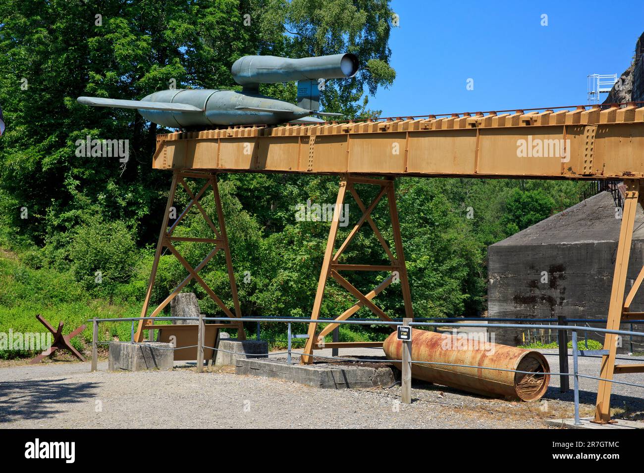 Una seconda guerra mondiale Germania nazista V-1 (arma Vengeance 1) bomba volante al Bunker di Eperlecques (Pas-de-Calais), Francia Foto Stock