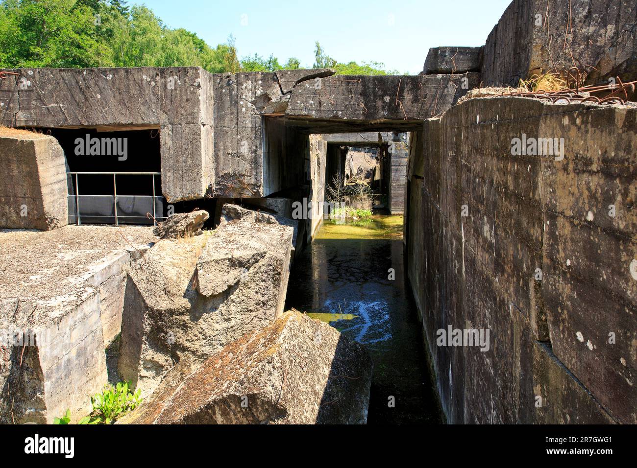 Le rovine del Bunker di Eperlecques (Pas-de-Calais), Francia, un sito di lancio di missili balistici guidato dalla Germania nazista V-2 della seconda guerra mondiale Foto Stock