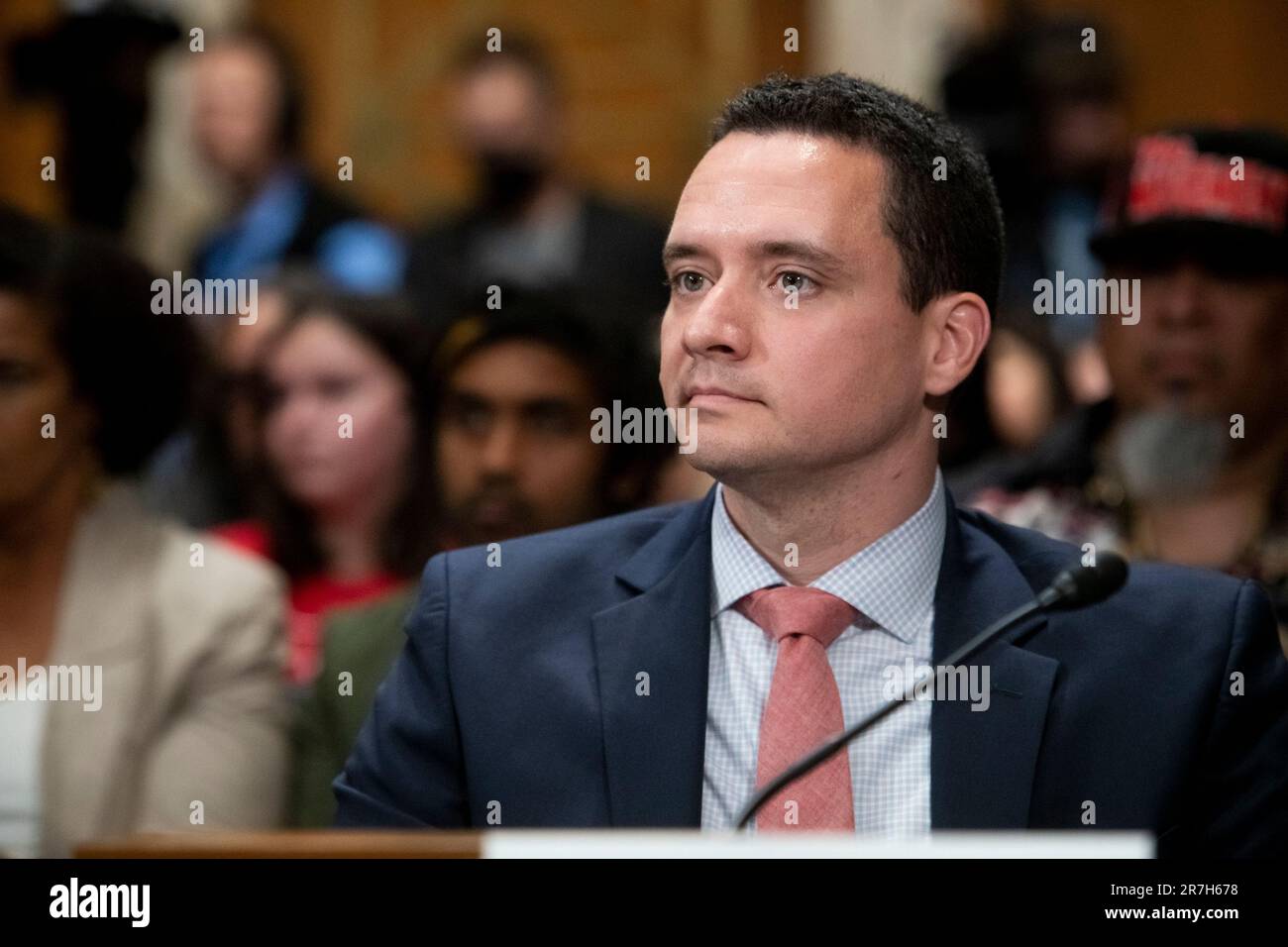 Washington, Stati Uniti d'America. 15th giugno, 2023. Kevin Sunday, Direttore degli Affari governativi, Camera di Affari e industria della Pennsylvania, appare davanti a un Senato ambiente e lavori pubblici - sottocommissione sulla sicurezza chimica, Gestione dei rifiuti, Giustizia ambientale, E l'audizione sulla supervisione normativa per esaminare l'impatto della produzione e dello smaltimento della plastica sulle comunità di giustizia ambientale, nel Dirksen Senate Office Building a Washington, DC, giovedì 15 giugno 2023. Credit: Rod Lammey/CNP/Sipa USA Credit: Sipa USA/Alamy Live News Foto Stock