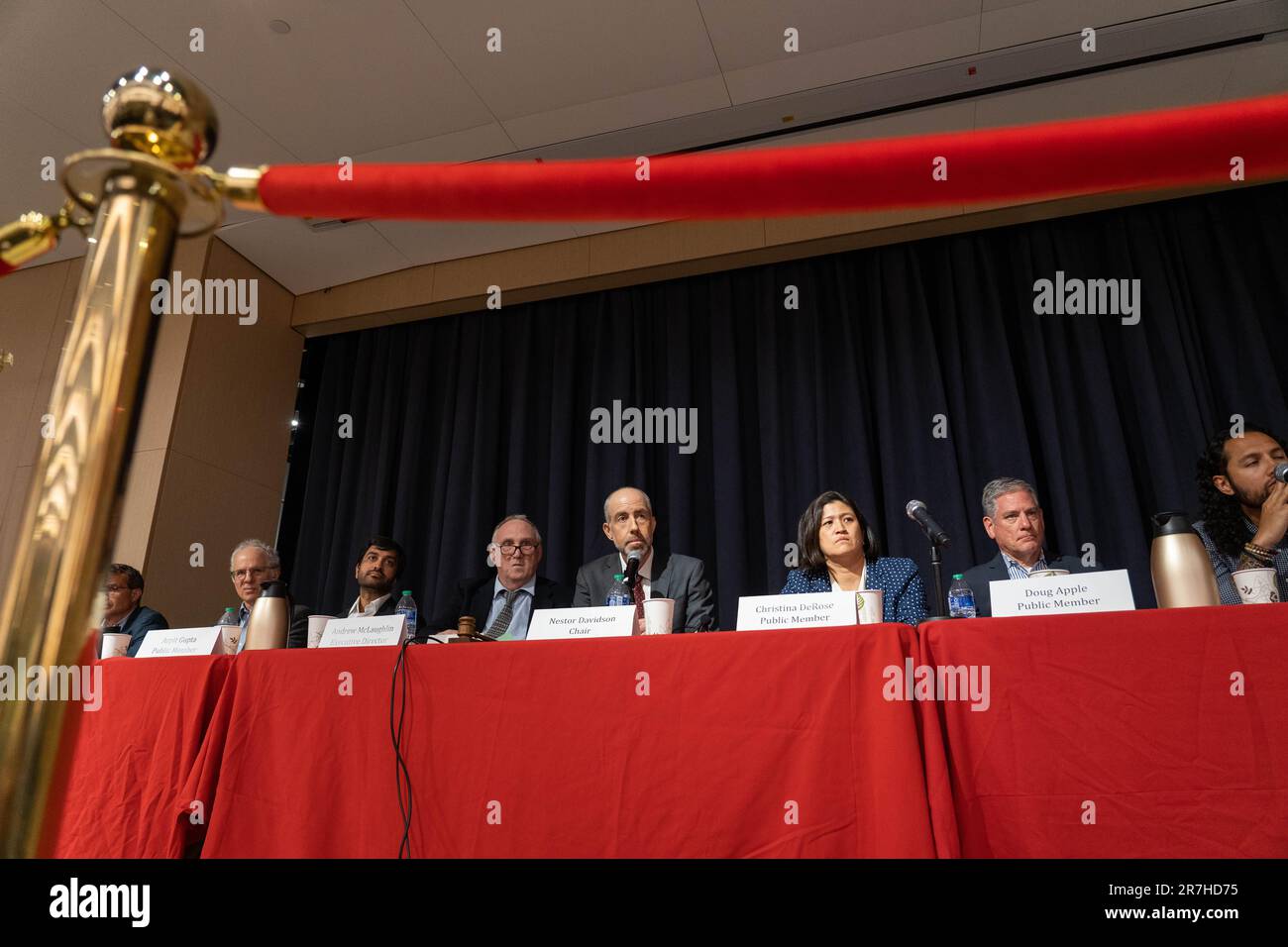 Brooklyn, New York, Stati Uniti. 15th giugno, 2023. Il NYC Rent Guidelines Board tiene un'audizione a St Francis College in affitto aumenta. Foto Stock