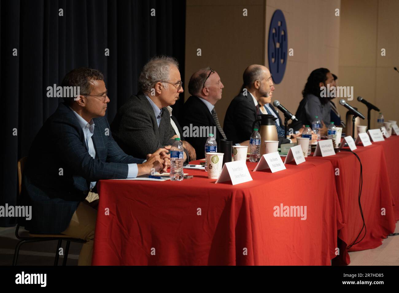 Brooklyn, New York, Stati Uniti. 15th giugno, 2023. Il NYC Rent Guidelines Board tiene un'audizione a St Francis College in affitto aumenta. Foto Stock