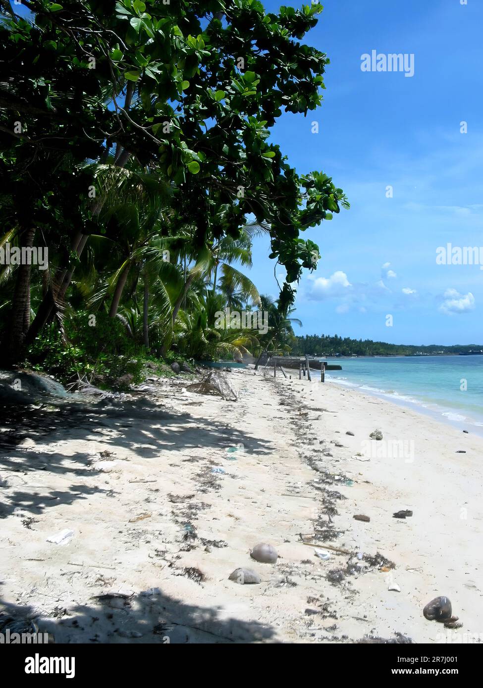 Foto di spiaggia di sabbia bianca incontaminata a Santa Fe situato a Bantayan Island, Cebu nel mare di Visayan, Filippine. Foto Stock