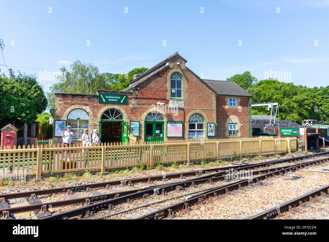 Railway Shop Museum, Isle of Wight Steam Railway (stazione di Havenstreet), Havenstreet, Isle of Wight, Inghilterra, Regno Unito Foto Stock