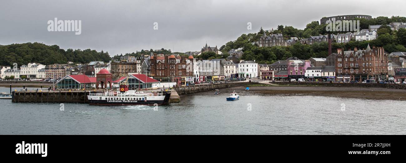 Oban Harbour and Oban Skyline, Oban, Argyll and Bute, Scozia, Regno Unito, Gran Bretagna Foto Stock