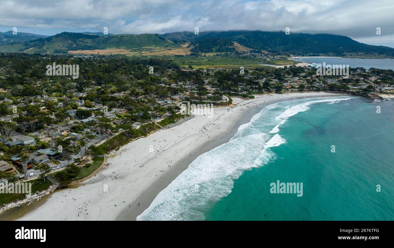 Carmelo sul mare, visto da un drone sulla baia. Foto Stock