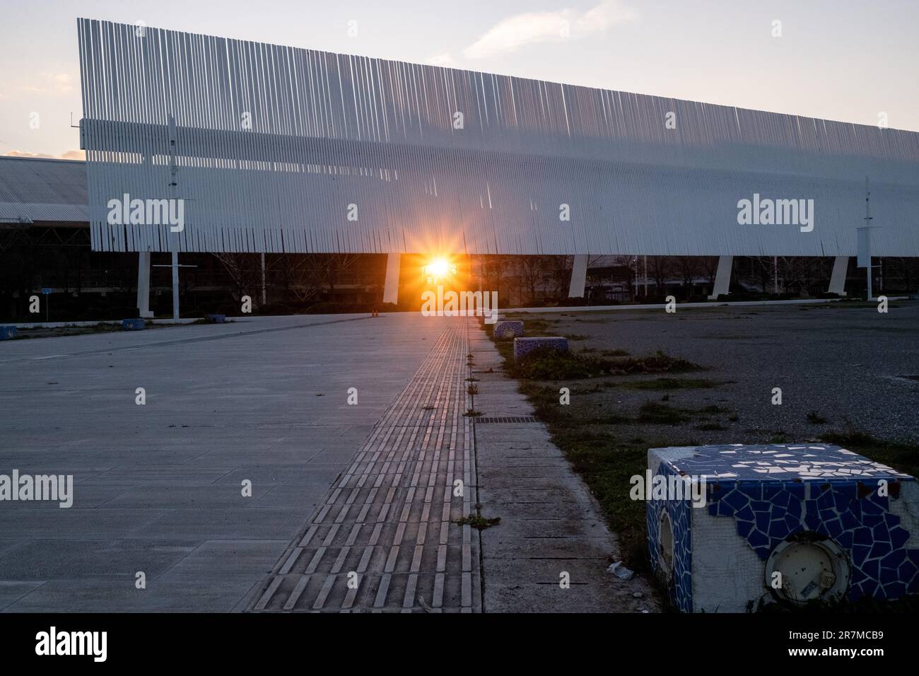 Grecia, Atene, 2023-01-17. Il grande complesso olimpico Spyrídon-Louis è stato costruito appositamente per i giochi, tra cui una grande struttura di archi in un Foto Stock