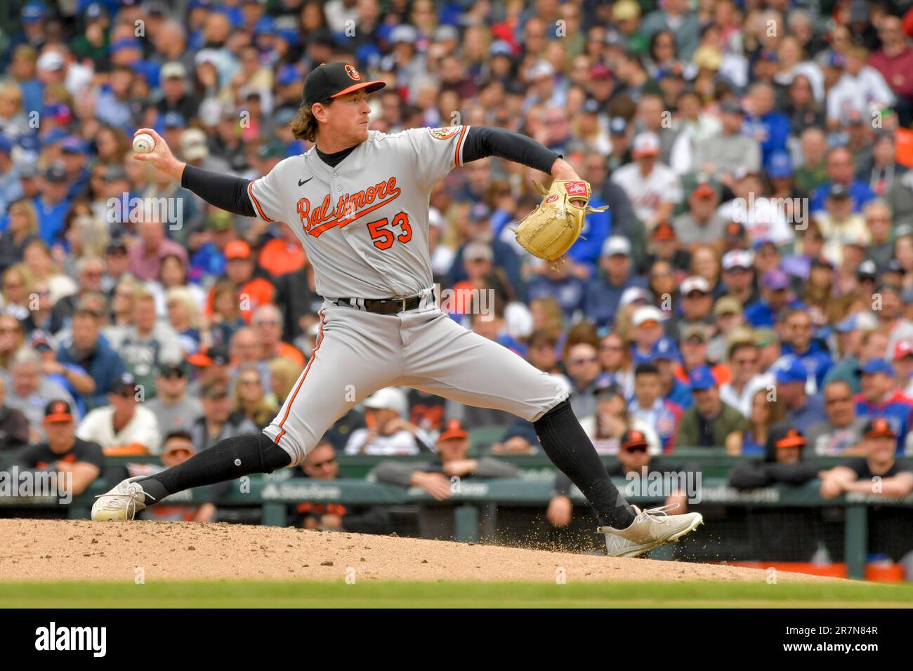 Chicago, Stati Uniti. 16th giugno, 2023. La brocca di rilievo Mike Baumann (53) di Baltimore Orioles si scontra con i Chicago Cubs durante il quinto inning al Wrigley Field di Chicago venerdì 16 giugno 2023. Foto di Mark Black/UPI Credit: UPI/Alamy Live News Foto Stock