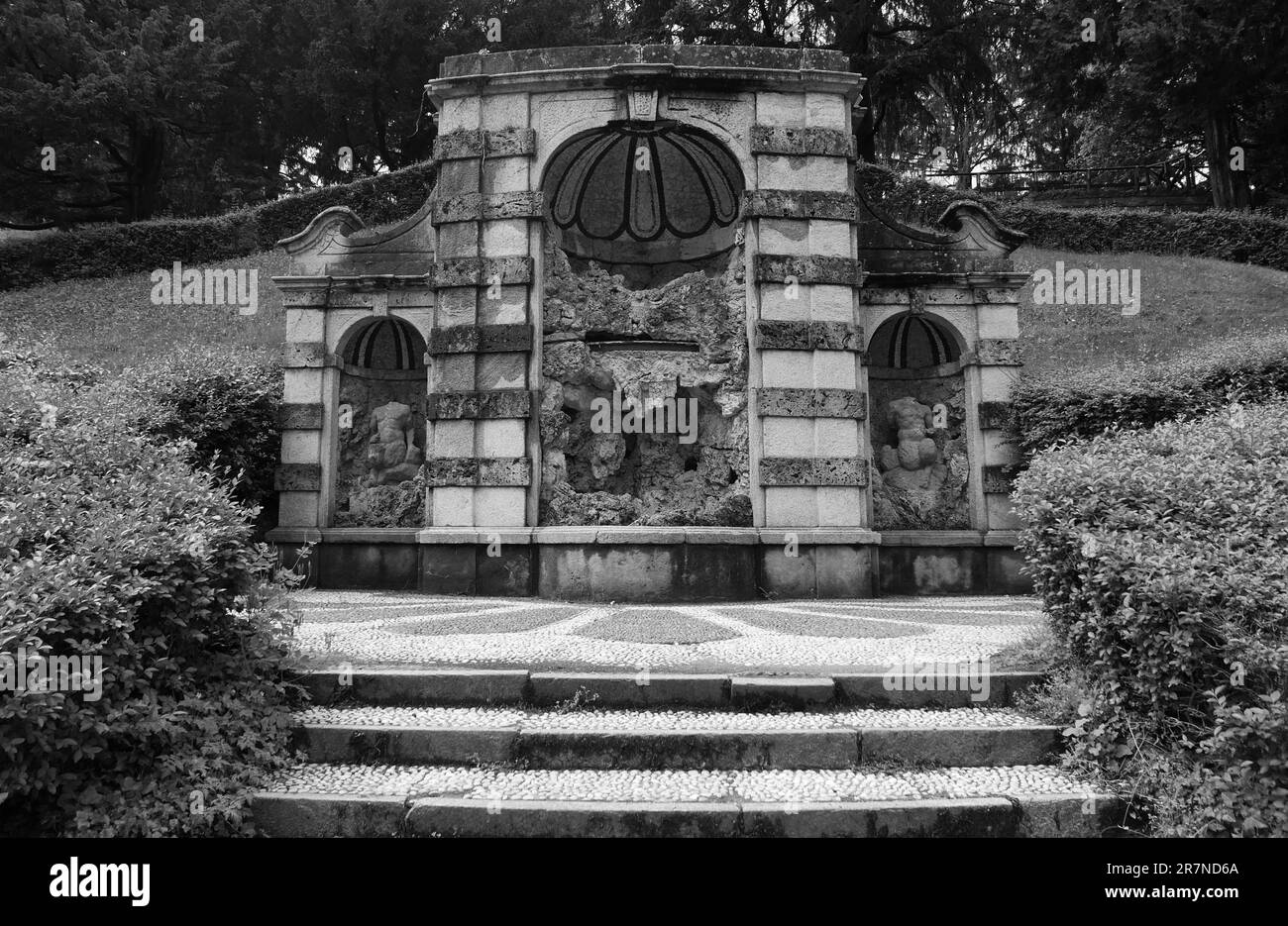 VARESE: Ninfeo nel parco pubblico dei giardini estensi Foto Stock