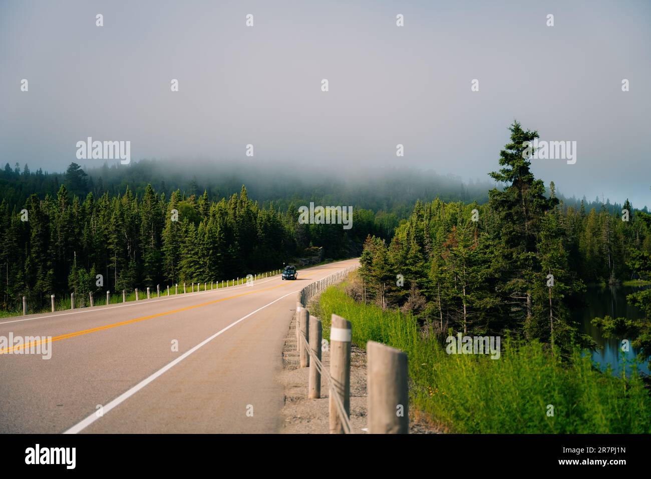 Autostrada Trans Canada lungo la sponda orientale del Lago superiore. Foto di alta qualità Foto Stock